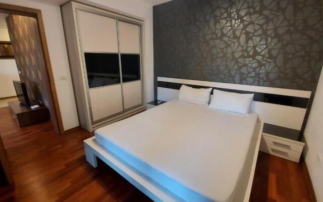 Mamaia Miraj E1