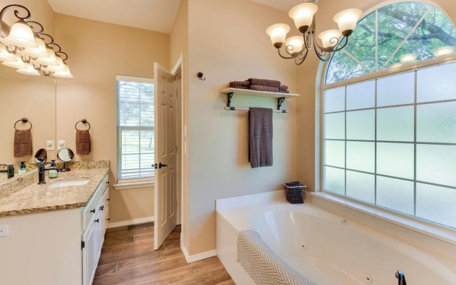 15-acre Retreat Near Dtwn Tulsa & Skiatook Lake