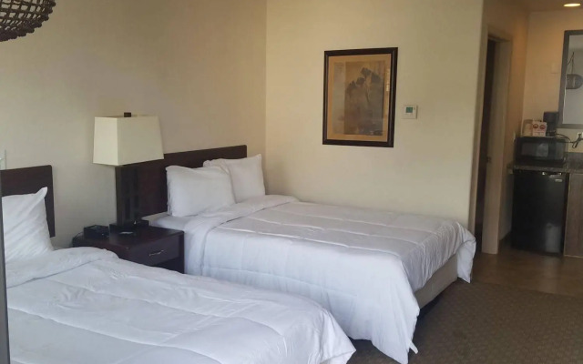 Price Pointe Inn