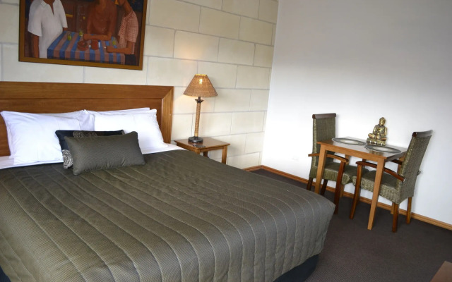 Loch Ard Motor Inn
