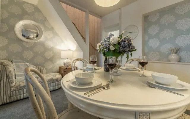 No33 Seagull Cottage