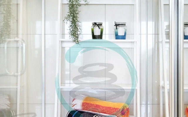 ZEN BY THE WATER - Darwin's Premier Ocean View Family Retreat