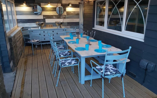 Bluebell House 5 Star Luxury 4 Bdrms and hot tub