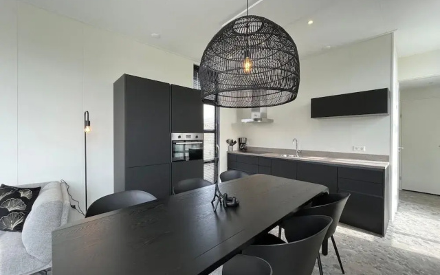 Veluwemeer Chalet Park Retreat
