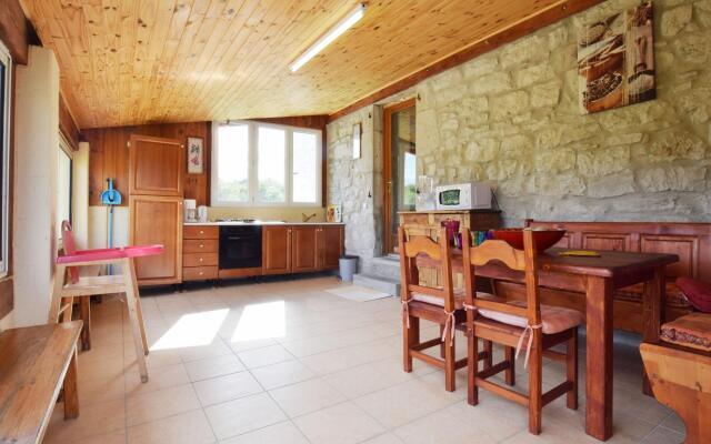 Vintage Holiday Home in Lanas with Swimming Pool