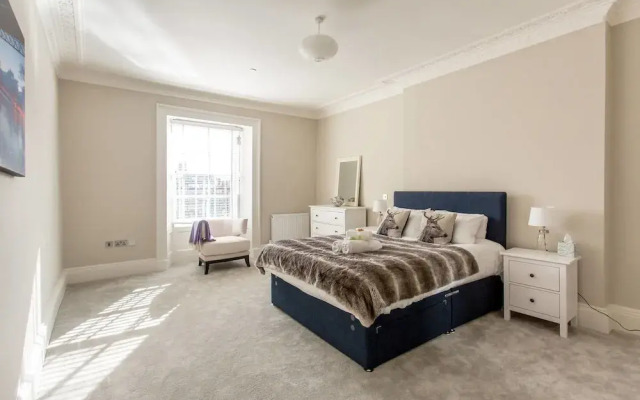 Heart of the City Luxury 3 Bedroom Apartment