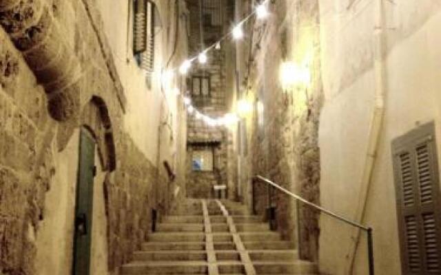 Nzar Khoury For Hosting Guest House