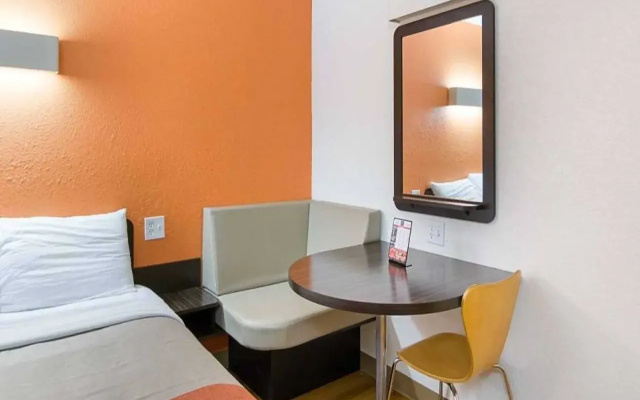 Motel 6 Tampa, FL - Fairgrounds