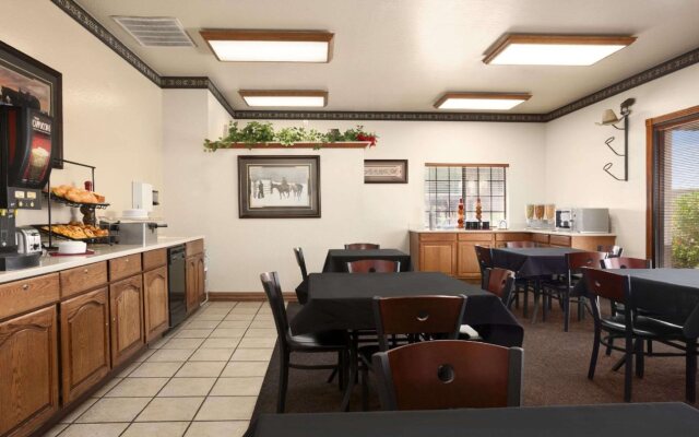 The Hotel Serene Glendale Peoria, Surestay Collection by BW