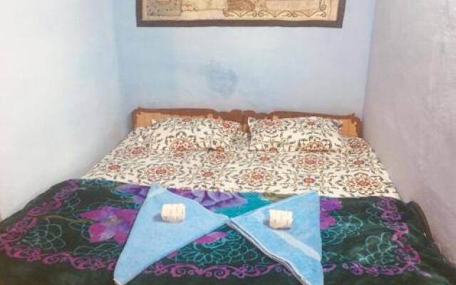saffron guest house & hostel