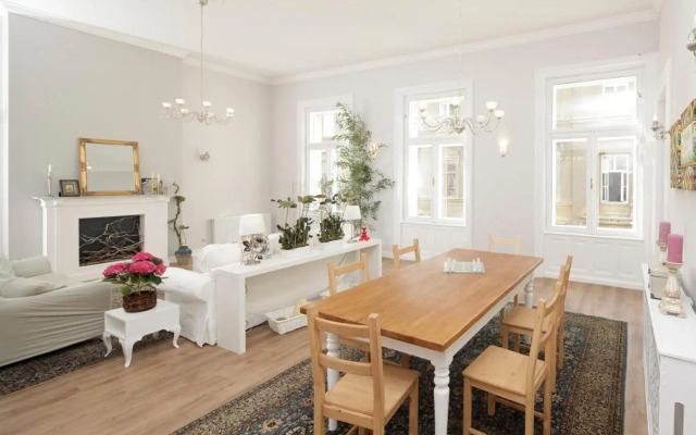 Victoria's Rooms 3 Bedroom & 3 Bathroom