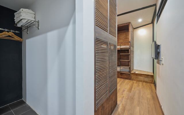 The Garden Capsule Hotel