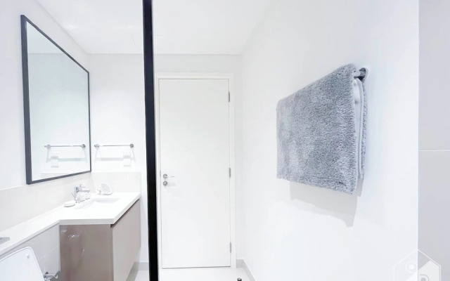 Luxurious 4B Balcony & Views Burjcrown Downtown