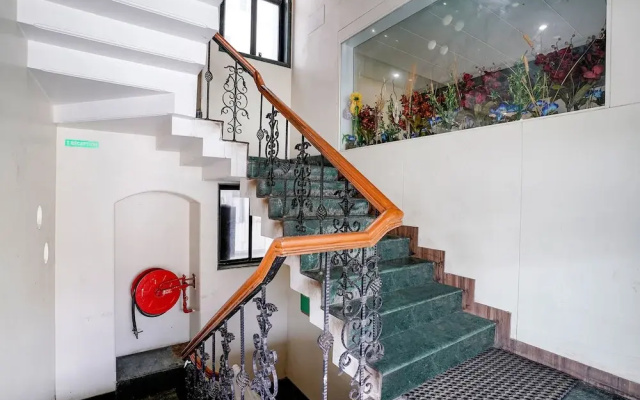 Fabhotel Heritage Palace