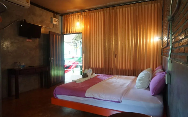 Steelloft  Home Stay