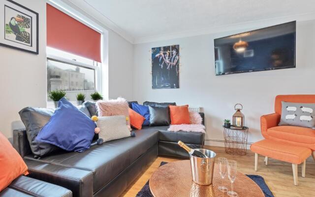 Seabright Townhouse | By My Getaways | Parking for one car