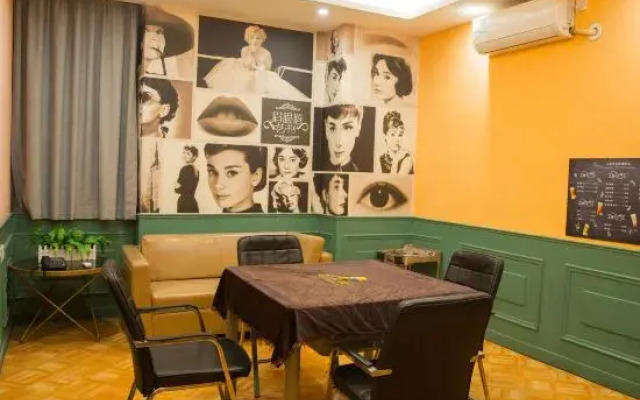 X E-sports Hostel