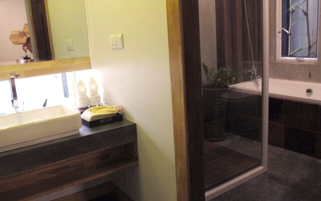 Tonle Tropic Boutique Hotel