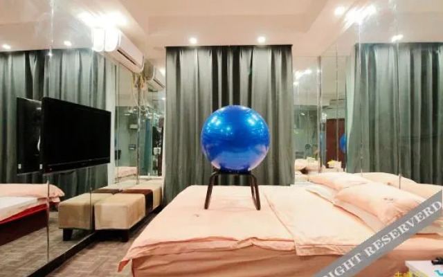 Weihui Yuexiu Theme Hotel