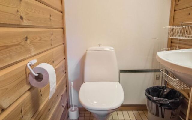 Lomaylläs f79 /palovaarankaarre 18b