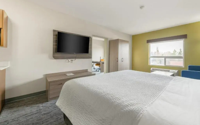Holiday Inn Express & Suites Edmonton SW - Windermere by IHG