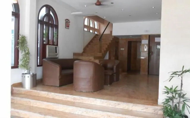 OYO 9182 Kings Crown Hotel