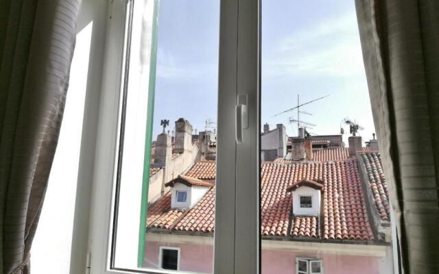Apartment Lucy - City Center of Rijeka 4 *