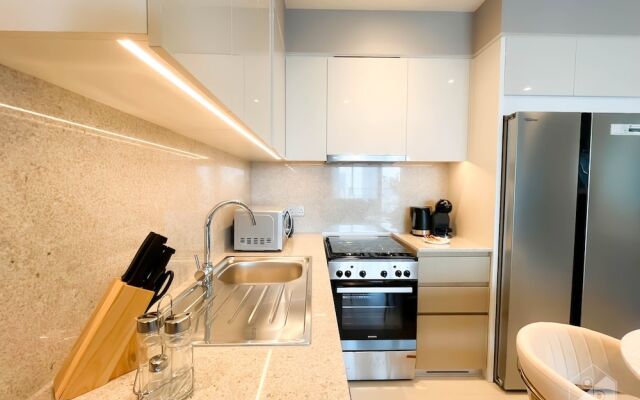 Ultimate Luxury in the Heart of Downtown