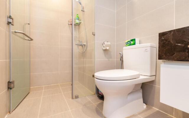 Gold View APT1/2bed/2bath/free pool and Gym