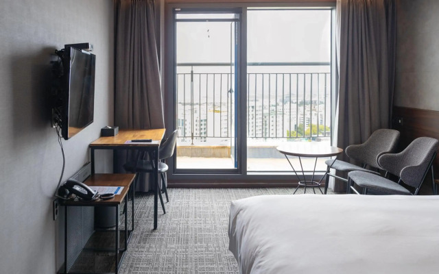 Hotel With Jeju