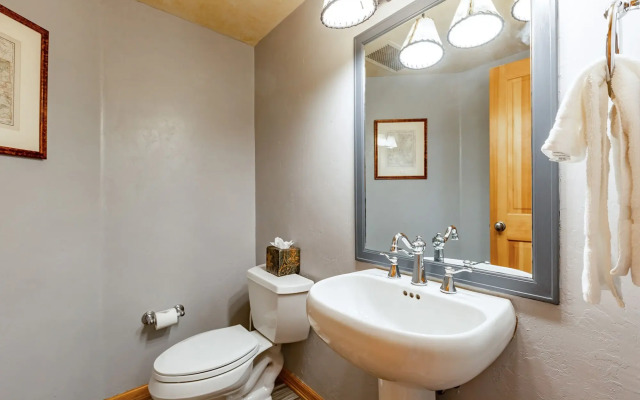 The Caledonian by All Seasons Resort Lodging