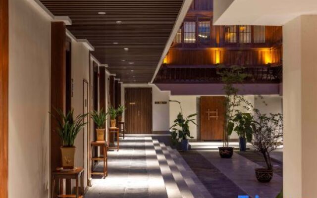 Tongren Zhongnanmen Ancient City·Fengyi Fanju