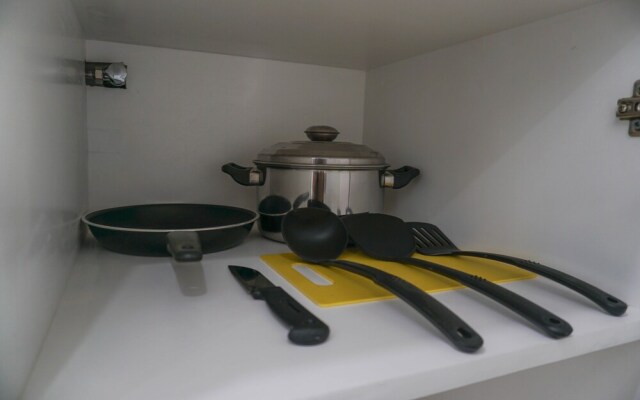 1BR Luxury Citra Lake Suites Apartment