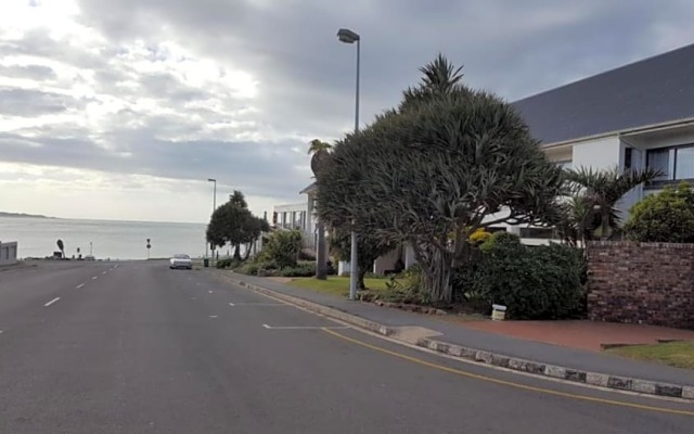 Gonubie Hotel
