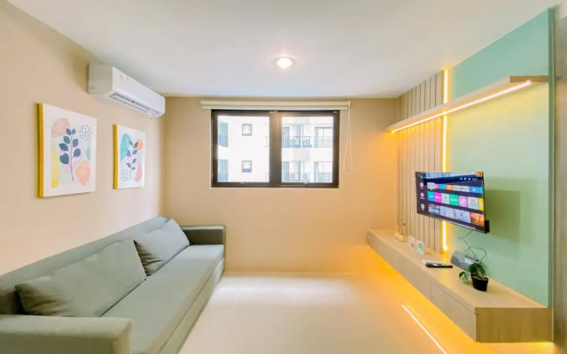 Modern Look 2Br Apartment At Anwa Residence