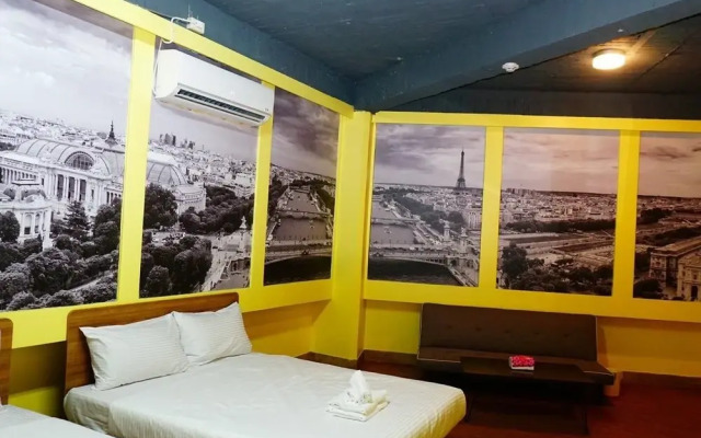 Qingju Hostel