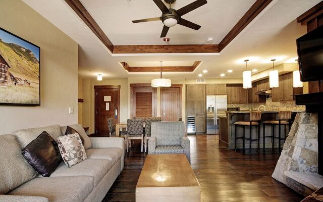 One Ski Hill Place S8211