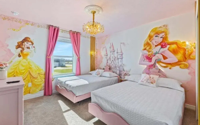 Disney's Castle Mania Home! 7 Bedroom Villa