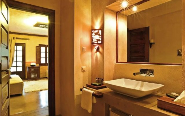 Katogi Averoff Hotel & Winery