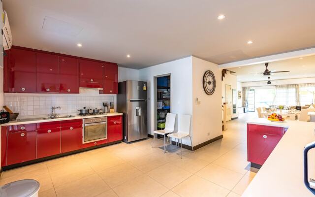 4 BR Townhouse in Great Location BSS