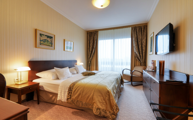 Devin Hotel