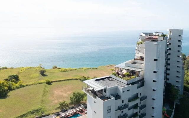Ourfriends Condo by Acomodo