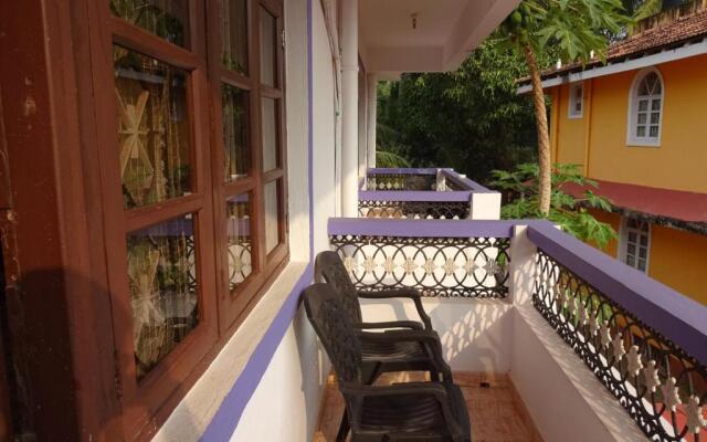 OYO 22847 Lobo's Guest House