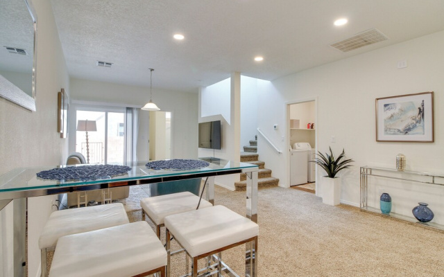 4 Mi to Unm: Convenient Albuquerque Townhome!