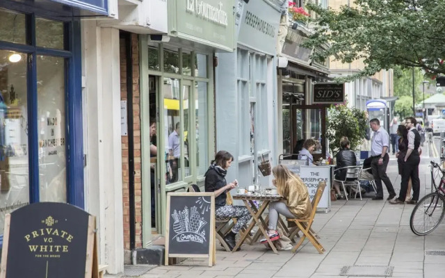 Lambs Conduit Street by Onefinestay