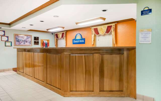 Days Inn by Wyndham Amherst