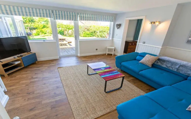Ladywell Croyde 6 Bedrooms, Sleeps 12, Hot Tub