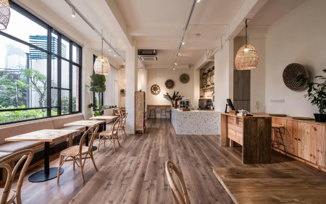 La Boheme Rooms and Coffee