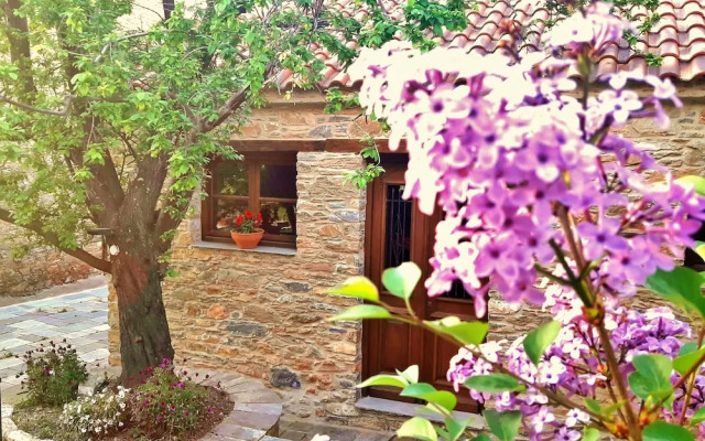 Paradosiako Saratsi - Traditional Guest House