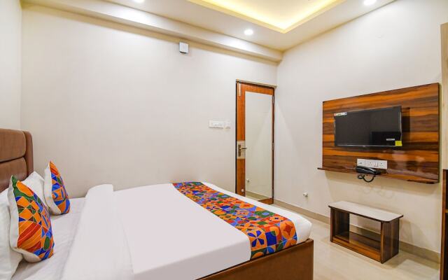 Fabhotel The Luxurie International